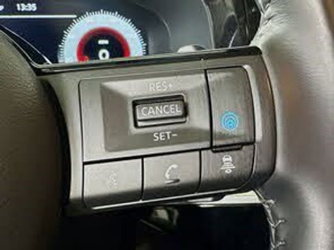 Used 2024 Nissan Pathfinder Platinum w/ Cargo Package image 13