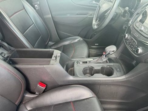 Used 2022 Chevrolet Equinox RS w/ RS Leather Package FWD image 18