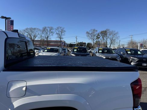 Used 2019 Toyota Tacoma SR5 image 12