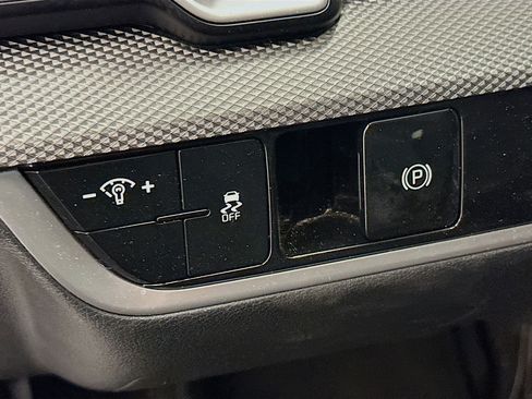 Used 2025 Kia Sportage LX image 17