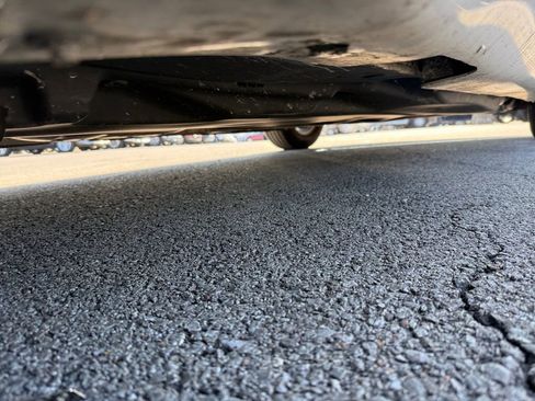 Used 2024 Chrysler Pacifica Touring-L image 27