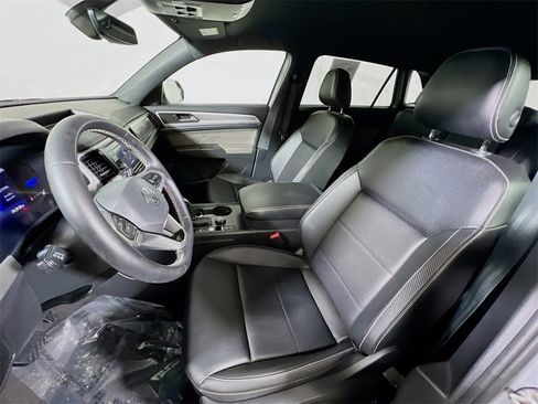 Used 2023 Volkswagen Atlas Cross Sport SE image 19