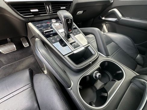 Certified 2019 Porsche Cayenne Turbo AWD/4WD image 38