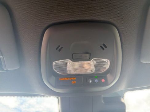 Used 2024 Chevrolet Trax RS w/ Driver Confidence Package FWD image 30