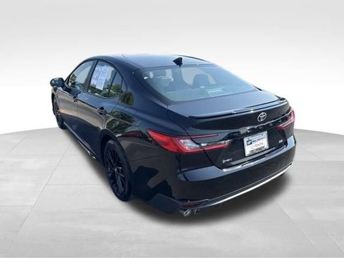 Used 2026 Toyota Camry SE FWD image 3