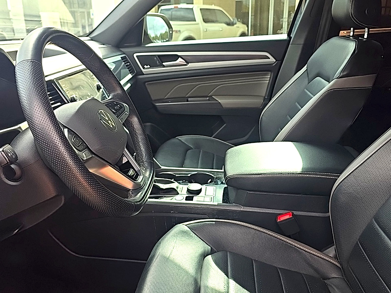 Used 2022 Volkswagen Atlas Cross Sport SEL Premium R-Line w/ Cross Sport MDO Package AWD/4WD image 18