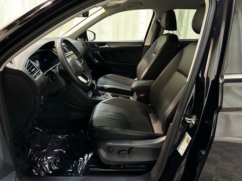 Used 2022 Volkswagen Tiguan SE image 14