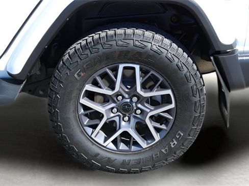 Used 2025 Jeep Wrangler Sahara w/ Safety Group image 9