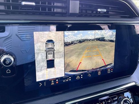 Used 2025 GMC Sierra 1500 AT4 w/ AT4 Premium Package AWD/4WD image 13