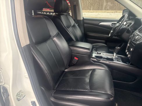 Used 2018 Nissan Pathfinder SL image 25