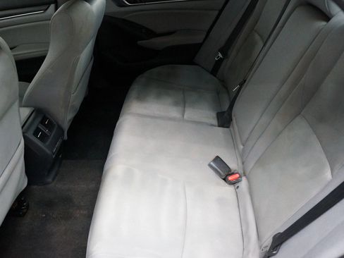 Used 2018 Honda Accord EX image 31