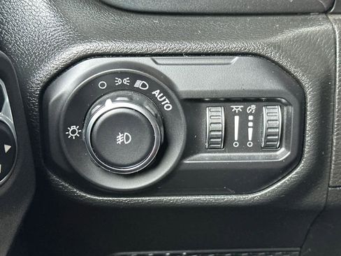 Used 2022 Jeep Wrangler Unlimited Sport AWD/4WD image 30