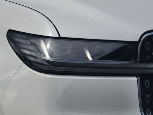 New 2025 Lincoln Navigator L Reserve image 16