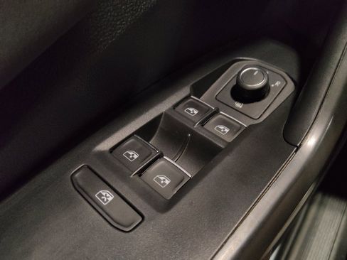 Used 2025 Volkswagen Jetta SE image 27