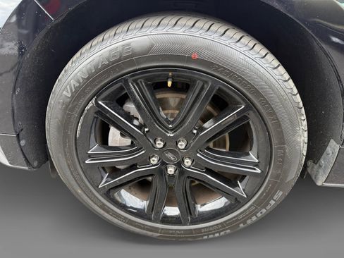 Certified 2023 Ford Edge ST-Line AWD/4WD image 9