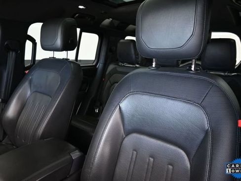 Used 2021 Land Rover Defender 110 X-Dynamic HSE AWD/4WD image 21
