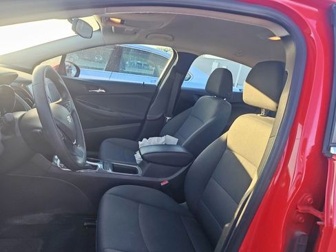 Used 2018 Chevrolet Cruze LT w/ Convenience Package FWD image 6