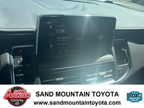Used 2023 GMC Yukon SLT RWD image 24