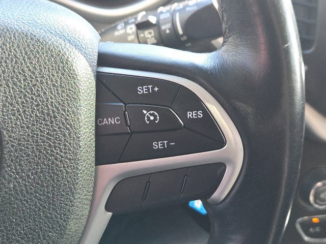 Used 2015 Jeep Cherokee Trailhawk w/ Trailer Tow Group AWD/4WD image 38