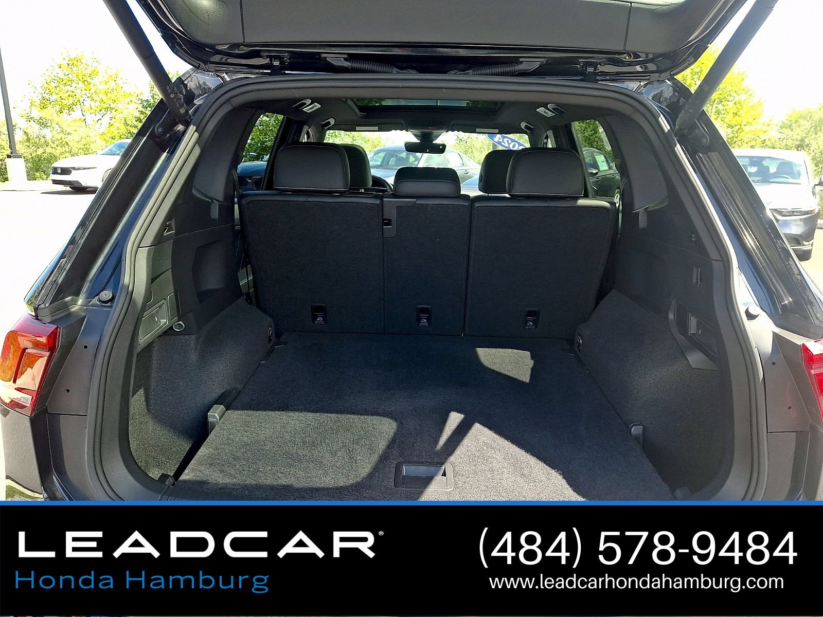 Used 2024 Volkswagen Tiguan SE R-Line AWD/4WD image 29