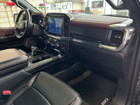 Used 2021 Ford F150 Lariat w/ Equipment Group 502A High image 19