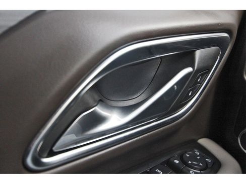 Used 2024 GMC Yukon SLT w/ SLT Premium Package image 20