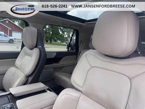 Used 2023 Lincoln Navigator Reserve AWD/4WD image 11