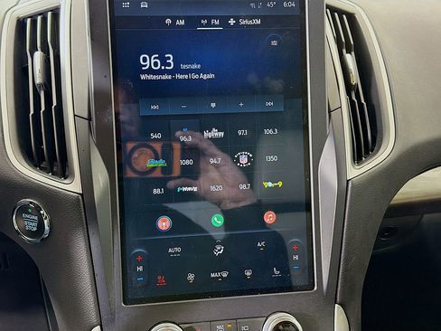 Used 2024 Ford Edge SEL w/ Convenience Package image 30