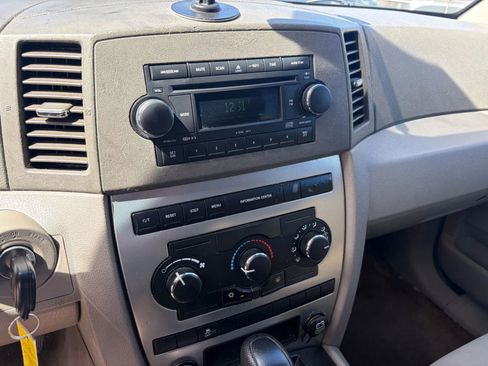 Used 2007 Jeep Grand Cherokee Laredo w/ Sun/Sound Group image 11