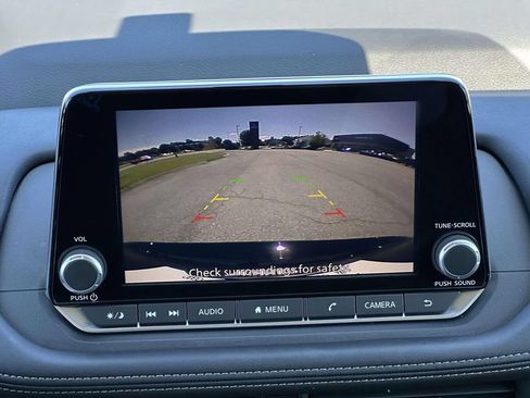 Used 2026 Nissan Rogue S FWD image 17