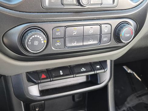 Used 2019 Chevrolet Colorado W/T w/ WT Convenience Package RWD image 22