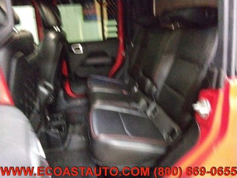 Used 2023 Jeep Gladiator Rubicon w/ Cold Weather Group AWD/4WD image 13