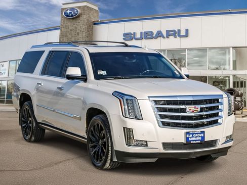 Used 2017 Cadillac Escalade ESV Premium Luxury image 5