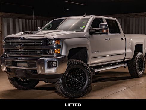 Used 2019 Chevrolet Silverado 2500 LTZ w/ Duramax Plus Package AWD/4WD image 5