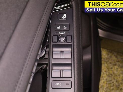 Used 2021 Land Rover Range Rover Evoque R-Dynamic SE AWD/4WD image 34
