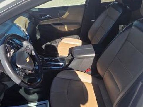 Used 2022 Chevrolet Equinox Premier image 11