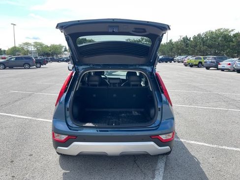 Used 2024 Kia Niro EX FWD image 16