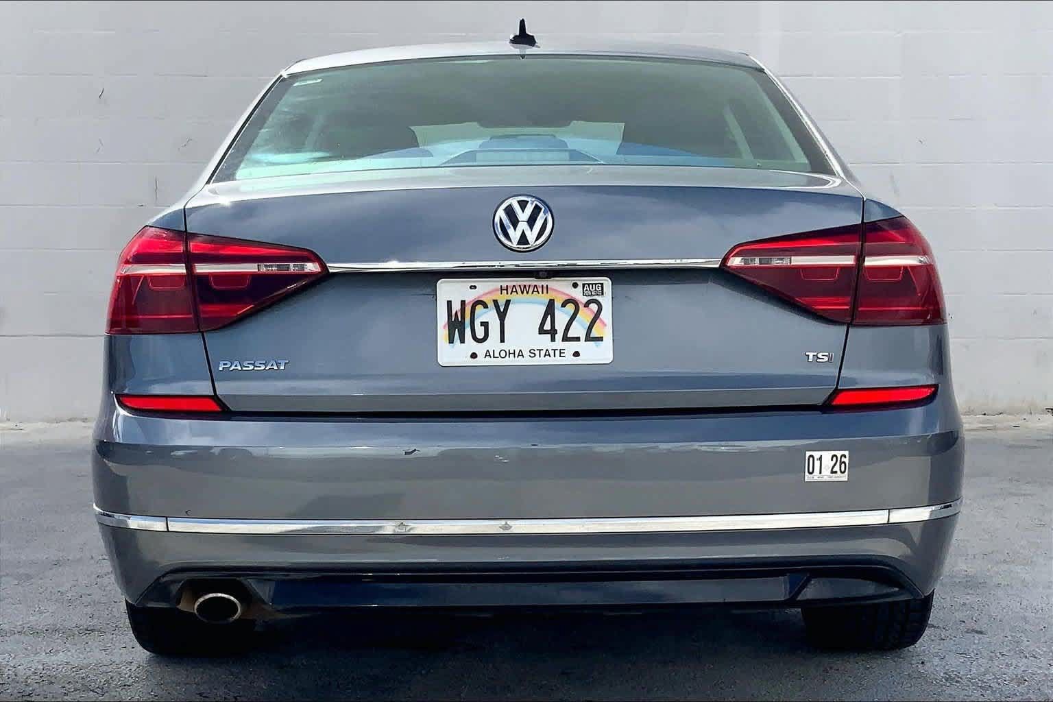 Used 2017 Volkswagen Passat 1.8T R-Line FWD image 5