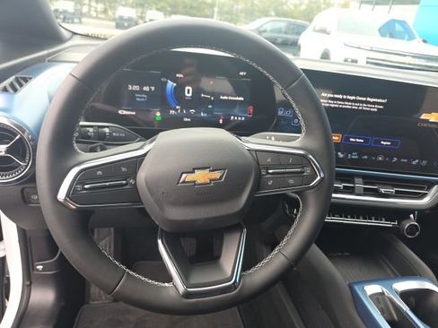 New 2026 Chevrolet Equinox EV LT image 18