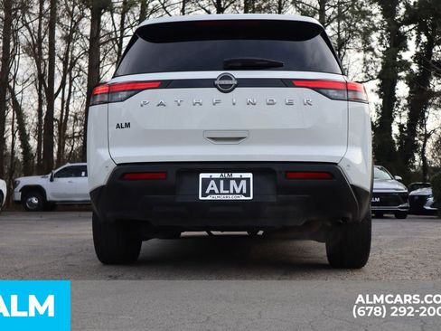 Used 2025 Nissan Pathfinder SV image 7