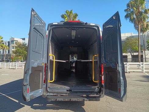 Used 2020 Ford Transit 250 148 High Roof Extended RWD image 9