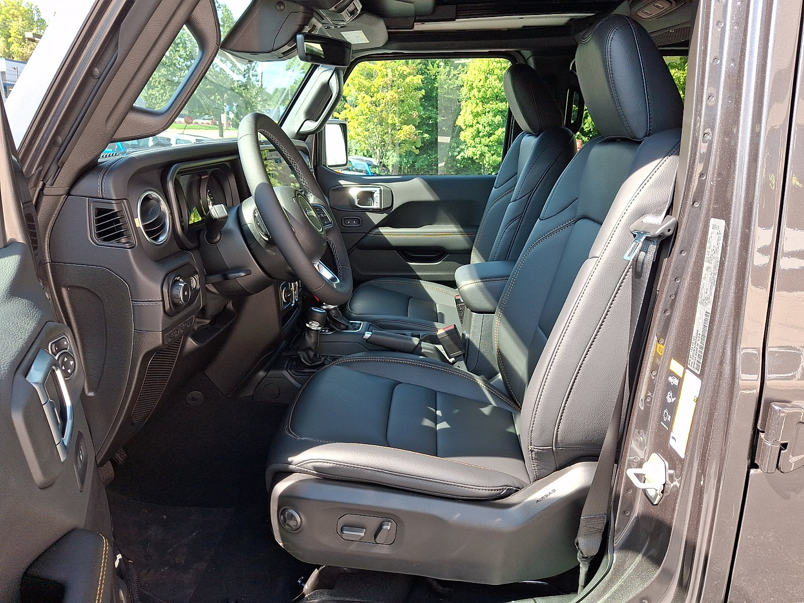New 2027 Jeep Wrangler Unlimited Sahara AWD/4WD image 9