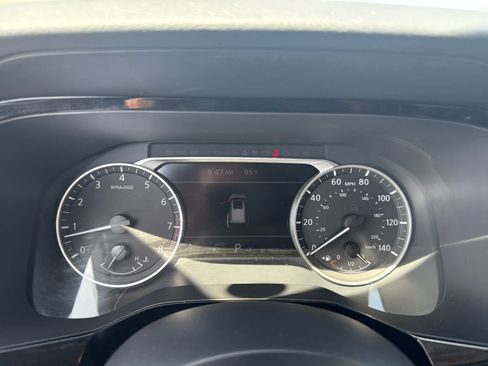 Used 2025 Nissan Pathfinder SV AWD/4WD image 17