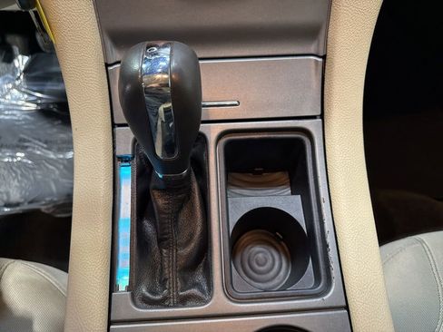 Used 2014 Ford Taurus SE image 20