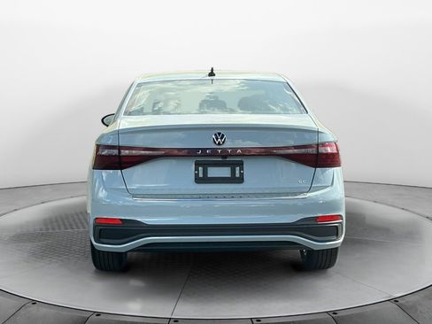 New 2026 Volkswagen Jetta SE FWD image 6