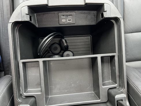 Used 2021 Chevrolet Tahoe Z71 w/ Luxury Package image 36