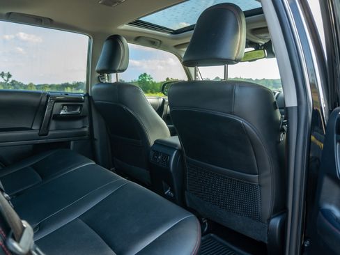 Used 2024 Toyota 4Runner TRD Off-Road Premium w/ Moonroof Package AWD/4WD image 18