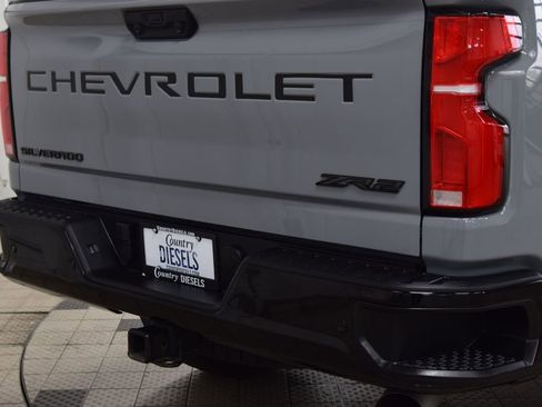 Used 2024 Chevrolet Silverado 2500 ZR2 w/ Technology Package AWD/4WD image 21