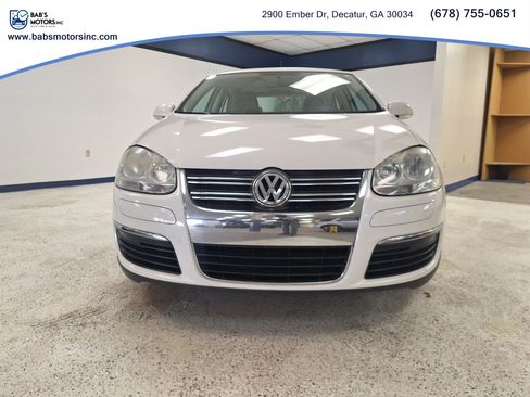 Used 2010 Volkswagen Jetta SE FWD image 3