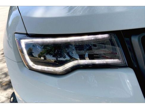 Used 2020 Jeep Grand Cherokee Trailhawk w/ Premium Lighting Group image 29